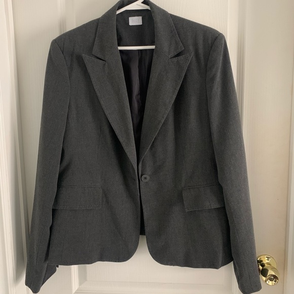 Suzy Shier Gray Blazer - Picture 2 of 4